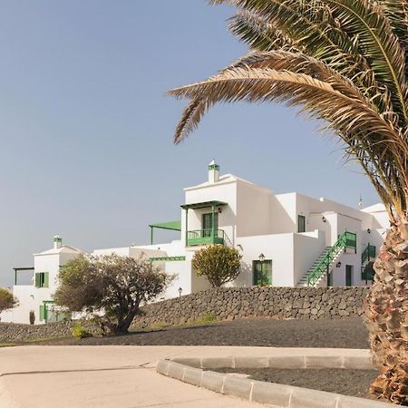 Apartamento Om Con Piscina Y Vistas Al Mar Apartment Costa Teguise Bagian luar foto