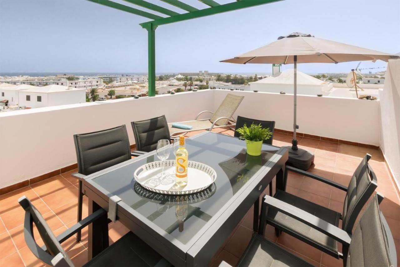 Apartamento Om Con Piscina Y Vistas Al Mar Apartment Costa Teguise Bagian luar foto
